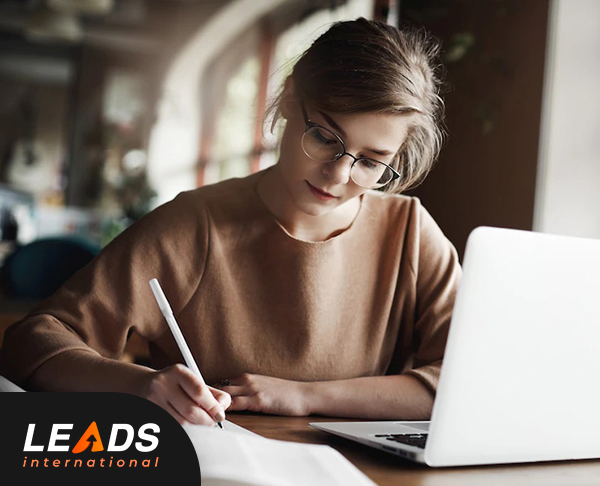 How to become a certified social media marketer?